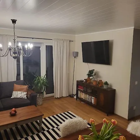 Hubane Majake Suedames Ootab Kuelalisi! * Kärdla