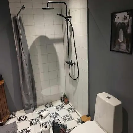 Casa vacanze Hubane Majake Suedames Ootab Kuelalisi! Kärdla