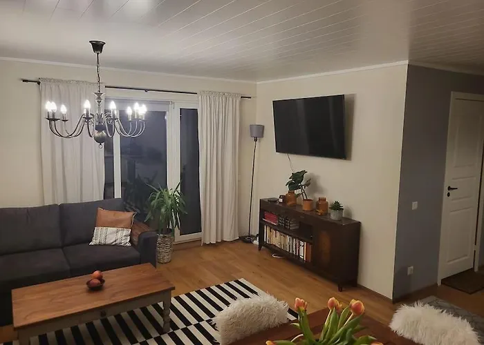 Hubane Majake Suedames Ootab Kuelalisi! * Kärdla