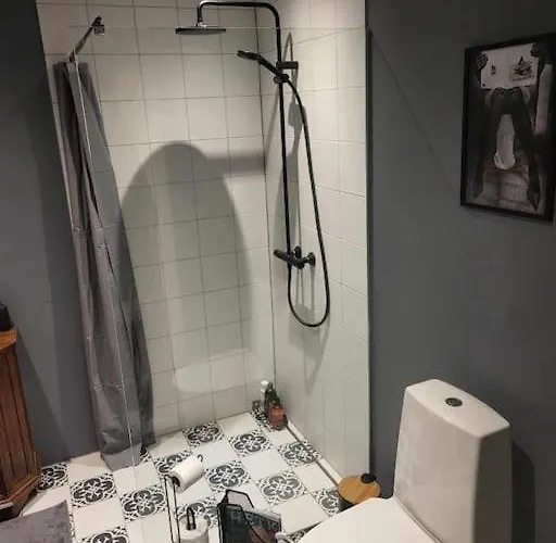 Dom wakacyjny Hubane Majake Suedames Ootab Kuelalisi! Kärdla