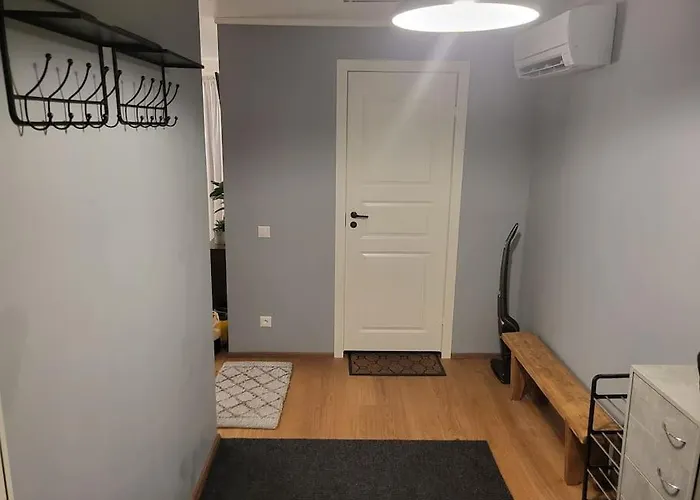 Hubane Majake Suedames Ootab Kuelalisi! Dom wakacyjny *