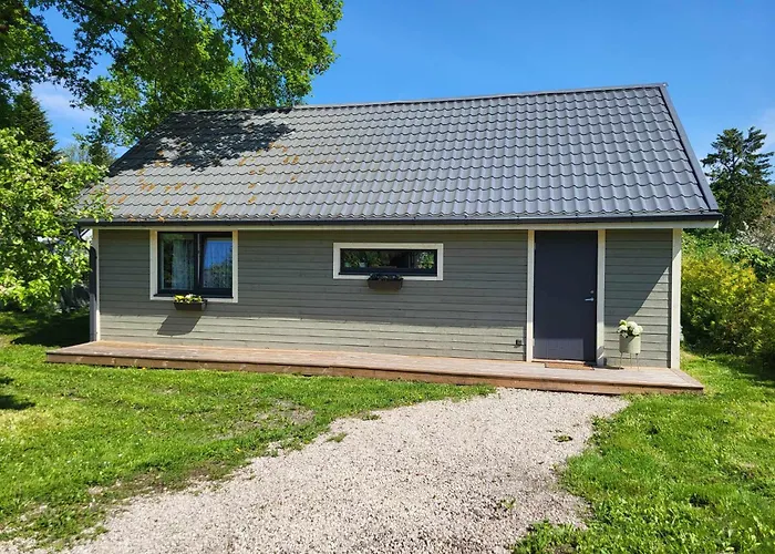 Hubane Majake Suedames Ootab Kuelalisi! Kärdla